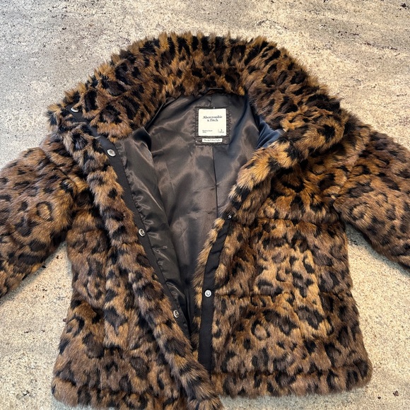 Abercrombie & Fitch A&F Mini Puffer Fur - Picture 3 of 5
